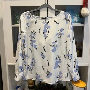 Large petite Ann & Taylor white and blue blouse